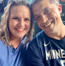 Has anyone used Colour Mill Gloss frost? If so, is it good for piping a  vintage piped cake, does it taste good? And does it hold up in warmer humid  weather if