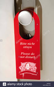 Ich möchte ein schild/plakat an die tür hängen, kleben etc. Hotel Turschild Bitte Nicht Storen Stockfotografie Alamy