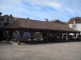 Monpazier Halle De La Place Des Cornieres Place Centrale De La Bastide En Perigord France Voyage Com Lot Et Garonne Villeneuve Sur Lot Voyage En France