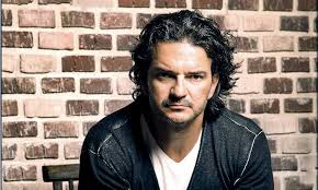 Ese ricardo arjona que se presentó en yo soy , está maaaaaás — alessandra salazar⭐️ (@alessandra795) 11 de octubre de 2016. Ricardo Arjona Y Saymon Diaz Siguen En Disputa