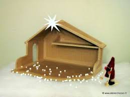 Tutoriel Faites Votre Creche En Carton Recycle Creche De Noel Deco Noel Fait Main Decor De Noel Bricolage