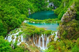 10 Beautiful Lakes of Color (with Map) - Touropia