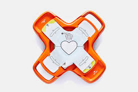 An Intuitive Step By Step Cpr Coach To Help You Save A Life Yanko Design In 2020 How To Perform Cpr Intuition Cpr