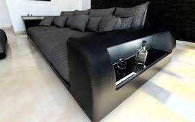 Bis zu 30% reduziert big sofas online kaufen bei otto › große auswahl top service top marken ratenkauf & kauf auf rechnung möglich.die abgeschlossene form begünstigt eine freie aufstellung im raum. Big Sofa Mit Led Beleuchtung Und Kissen Sofa Dreams