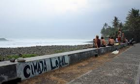 Akan tetapi untuk penjelajahannya hanya diperbolehkan menjelajah sekitar 100 meter hingga. Rute Pantai Cimaja Sukabumi Penginapan Murah Di Pelabuhan Ratu Jawa Barat Harga Tiket Masuk Wisata Yukpigi Informasi Wisata Terkemuka