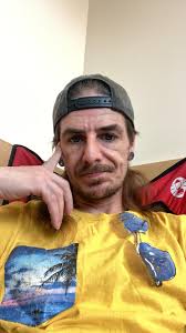 My name Julian im 35 years old and I'm from bowling green KY and I'm  looking for a woman who wants a relationship.my phone number is  (270)438-1615 text me