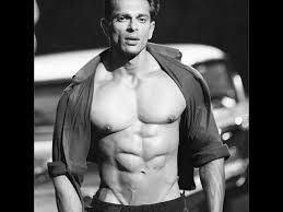 Karan Singh Grover Photos Hd Latest Images Pictures Stills Of Karan Singh Grover Filmibeat His workout routine consists of stretching exercises. karan singh grover photos hd latest