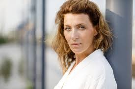 Caroline Frank's Instagram, Twitter & Facebook