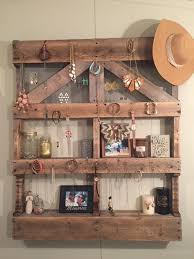 This Is Simply A Beautiful Creation Of The Wood Pallet Designing That Is Centered Around For The Jewel Pallet Home Decor Wooden Pallet Furniture Pallet Shelves