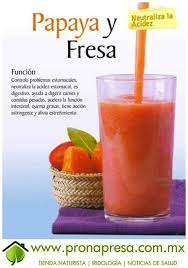 Jugo Verde De Papaya Y Fresa Para La Acidez Estomacal Infografias Jugos Salud Jugos Saludables Jugos De Papaya Jugos Naturales