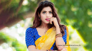 She mostly appears in tamil films and made her debut with the 2005 tamil movie ayya. South Indian Actress Heroine Photos