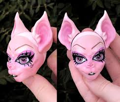 Drac Faceup auf meiner Fledermaus-Skulptur : r/MonsterHigh