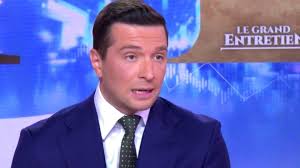 "Très bon mais insuffisant" : Christophe Barbier analyse l'intervention de Jordan Bardella sur LCI