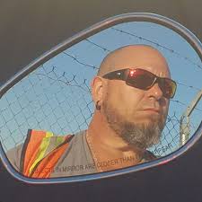 What causes low oil pressure in a VW engine?