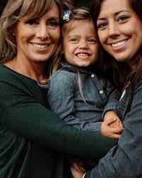 Lori Finn's Instagram, Twitter & Facebook