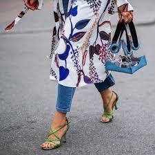 Bij vanharen vind je daarom zomerschoenen voor het hele gezin én voor een betaalbare prijs. Dit Zijn De Zonnigste Zomerschoenen Voor 2021