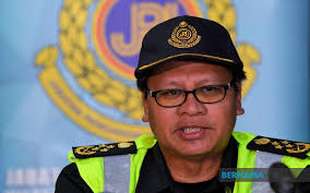 Ketua pengarahnya, datuk zailani hashim berkata, beliau berazam untuk meningkatkan imej positif jpj ke tahap yang lebih tinggi. Bernama Jpj Kaji Cadangan Remaja Hanya Tunggang Motosikal Bawah 70cc