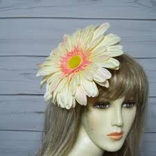Fresh Casual Daisy Fascinator