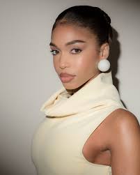 Ali Andreea Makeup Artist...