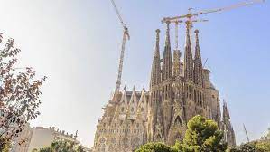 Visita i due monumenti più iconici del grande architetto antoni gaudí: Sagrada Familia Barcelona Tickets Eintrittskarten Getyourguide