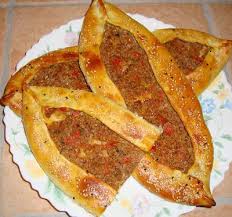 La Cuisine De Mon Pays La Turquie Pide A La Viande Recettes De Cuisine Cuisine Recette Turque