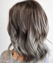 In generale è consigliabile colorare i capelli … 10 Tinte Per Nascondere I Capelli Bianchi E Sembrare Piu Giovani Rimedio Naturale