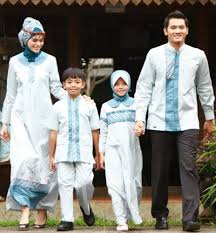 By admin june 01, 2021 Tampil Keren Dan Kompak Dengan 8 Pilihan Baju Muslim Couple Untuk Keluarga Harmonis