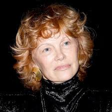 Elisabeth Moss Reveals Strawberry Blonde Hair at 'Handmaid's Tale' Event