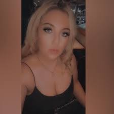 Marissa Landers's Instagram, Twitter & Facebook