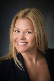 Kimberly Cutright's Instagram, Twitter & Facebook