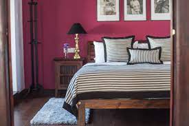 Whether you want inspiration for planning a family room renovation or are building a designer family room from scratch, houzz has 537,180 images from the best designers, decorators, and architects in the country, including aft construction and dwell interiors, llc. 6 Unique Bedroom Wall Paint Colours That Work For Indian Homes The Urban Guide