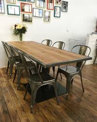 table en chene massif et metal sur pied central decoration salle a manger table en chene table chene massif