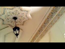 Notre magazine vous présente aujourd'hui des des idées de faux plafond lumineux pour la décoration de votre salon marocain moderne ou traditionnels. Decoration Faux Plafond Avec Gorge Lumineuse Led Spote Youtube