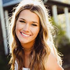 Tracy Lefever's Instagram, Twitter & Facebook