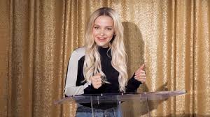 Usando tik tok, la red social del momento, dove cameron y thomas doherty imitan a kourtney kardashian y scott disick de manera muy divertida. Dove Cameron Says She Would Marry Her Boyfriend Thomas Doherty