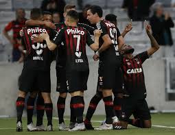 Quando o time do atlético paranaense entra no tapete verde a galera enlouquece. Bruno Guimaraes Brilha Com Assistencia Na Vitoria Do Atletico Pr Veja As Notas Dos Jogadores Atletico Pr Ge