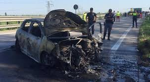 Questa mattina è avvenuto un tragico incidente sulla metro b di roma: Pauroso Incidente Stradale In Romea Stamattina Scooter Prende Fuoco Distrutta Anche Un Auto Morto Un 56enne Foto