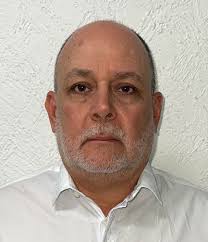 SEMBLANZA CURRICULAR Estudios de Licenciatura en Ciencias Jurídicas por la  Universidad Regiomontana. Se ha desempeñado como Ag