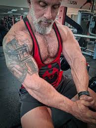 Refuse To Be Average 💪😎🔥, #bodybuilding #IBFFPro #probodybuilder,  #weights #strong #strongereveryday #fitover40 #motivation #perseverance  #gymrat #gym