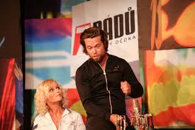 With filip blazek, marie dolezalová, oldrich hajlich, erik kalivoda. Karin Babinska A Richard Krajco V 7 7 Padu Honzy Dedka Facebook
