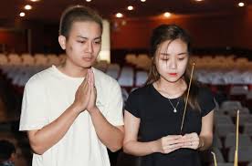 Giữa tâm bão, bảo ngọc đã chuyển facebook cá nhân về chế độ bạn bè và không có bất kỳ động thái nào. Vá»£ CÅ© Hoai Lam Toi ChÆ°a Bao Giá» Muá»'n Cáº¯t Ä'á»©t Quan Há» Giá»¯a Hoai Lam Va Cac Con