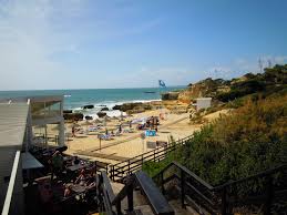 La playa do cabeço se encuentra en el municipio de castro marim y forma parte de un amplio cordón litoral del algarve compuesto por siete playas preciosas. Praia Do Evaristo Wikipedia