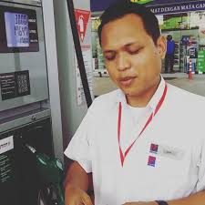 Di stesen minyak petronas, anda boleh terus isi minyak petrol ke dalam tangki minyak kereta kenderaan anda dengan terus membuat bayaran melalui pam tersebut. Cara Pam Minyak Kenderaan Di Petron Menggunakan Kad Debit Tanpa Caj Deposit Rm200 Dipegang Pihak Bank Pelbagai