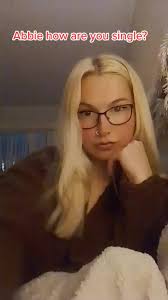 Abbie Rowley (@absabz10)