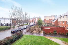 Marketfield way redhill no.2 (pdf) expiry 3 may 2021; 2 Bedroom Flat For Sale Burrage Road Redhill Surrey Rh1 1tl