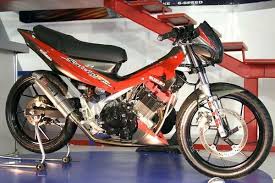 Satria 2 tak doble disk ini di modif se extrime mungkin sehingga tidak banyak lagi menggunakan part original bawaan motor lagi. 30 Modifikasi Satria Fu 2009 Keren Banget Mobil Thailand Motor