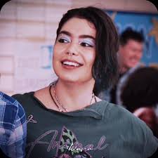 Janis Imiike Outfits