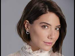 A atriz esteve à conversa com joão baião e diana chaves, ao lado de júlia palha e josé mata, com quem estará envolvida num trio amoroso na trama. Impressionante Carolina Carvalho Mostra A Mae E As Bocas Abrem Se De Espanto Tao Jovem E Bonita Nacional Flash