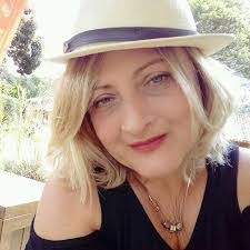 Doris Motta's Instagram, Twitter & Facebook