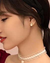 Feel the rhythm of love with the Hannah Heartbeat Band!💓 This sleek band  features a heartbeat motif that pulses with modern elegance and meaning.  Wear your heart